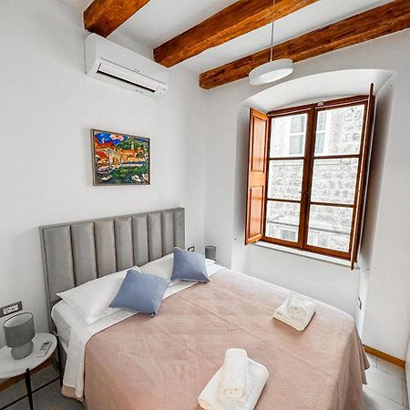 Apartments Lovro & Lena ドゥブロブニク エクステリア 写真