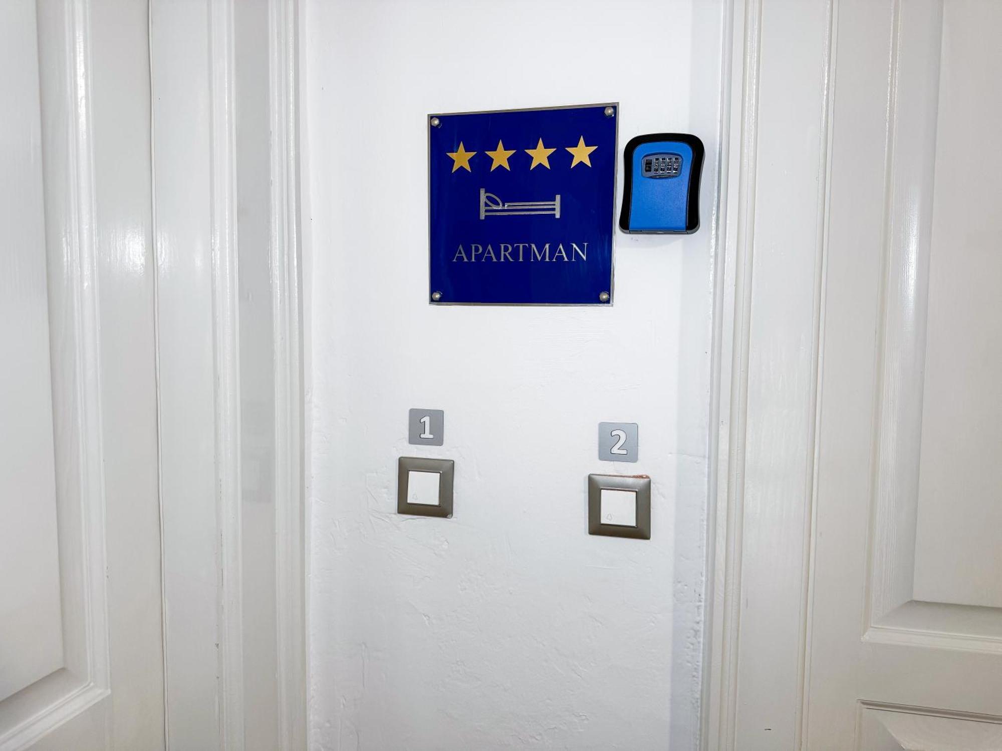 Apartments Lovro & Lena ドゥブロブニク エクステリア 写真
